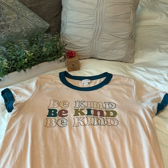 LuLaRoe Tops - Peach with turq blue edging. “Be Kind” Liv T BOGO!